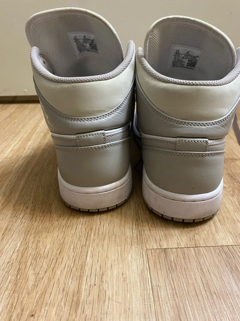 Nike air 1 mid linen college gray